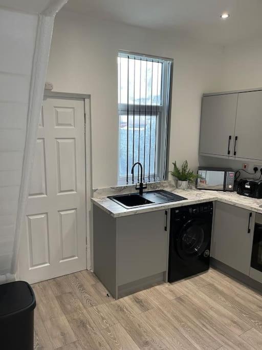 Apartment Luxury Accommodation. Wallasey